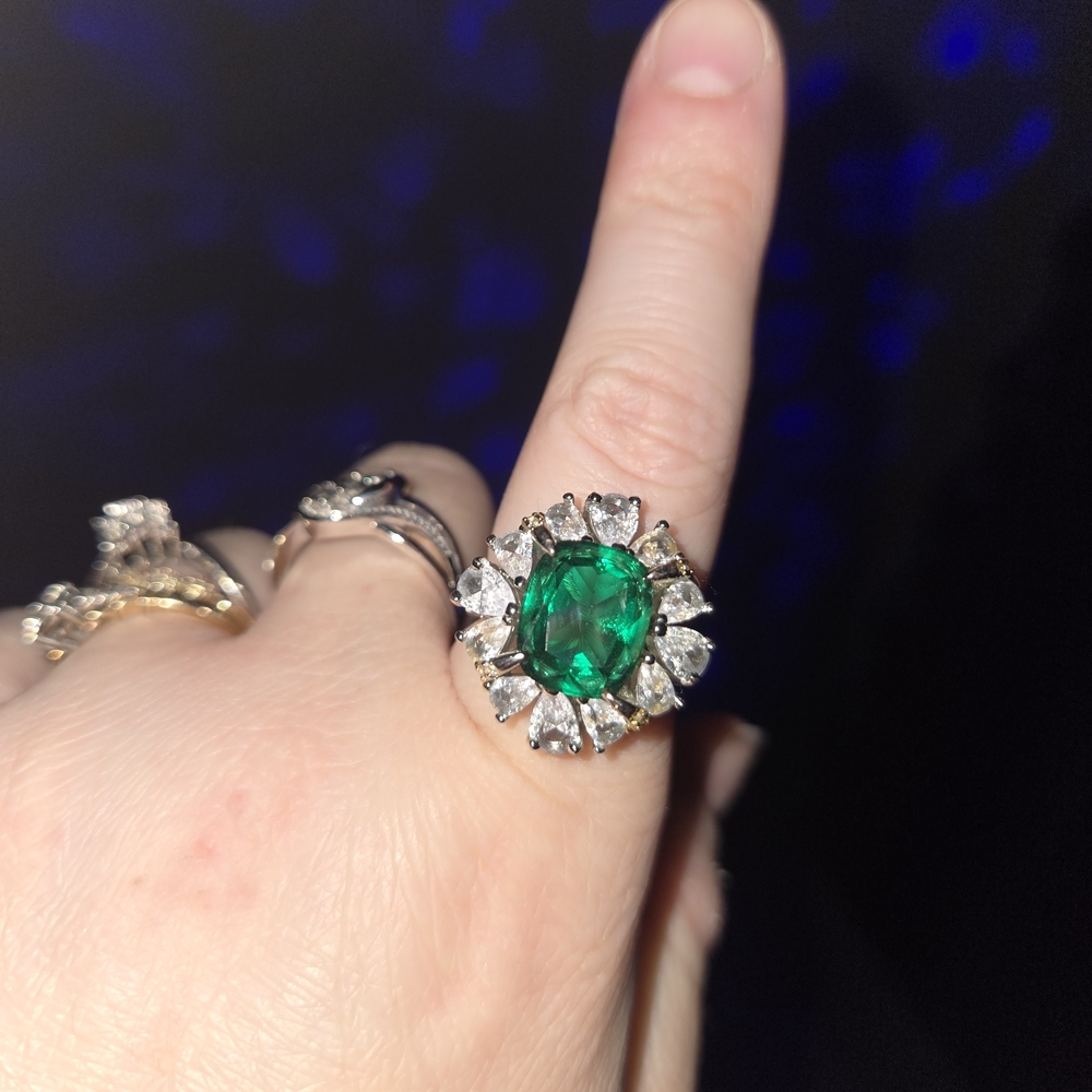 Elegant Green Gemstone Silver Ring